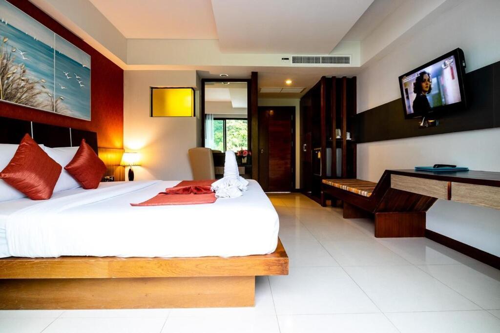Patong Dipantai Boutique Beach Resort מראה חיצוני תמונה