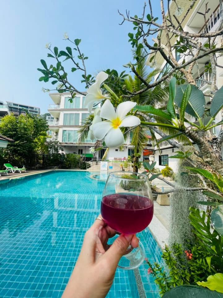Patong Dipantai Boutique Beach Resort מראה חיצוני תמונה