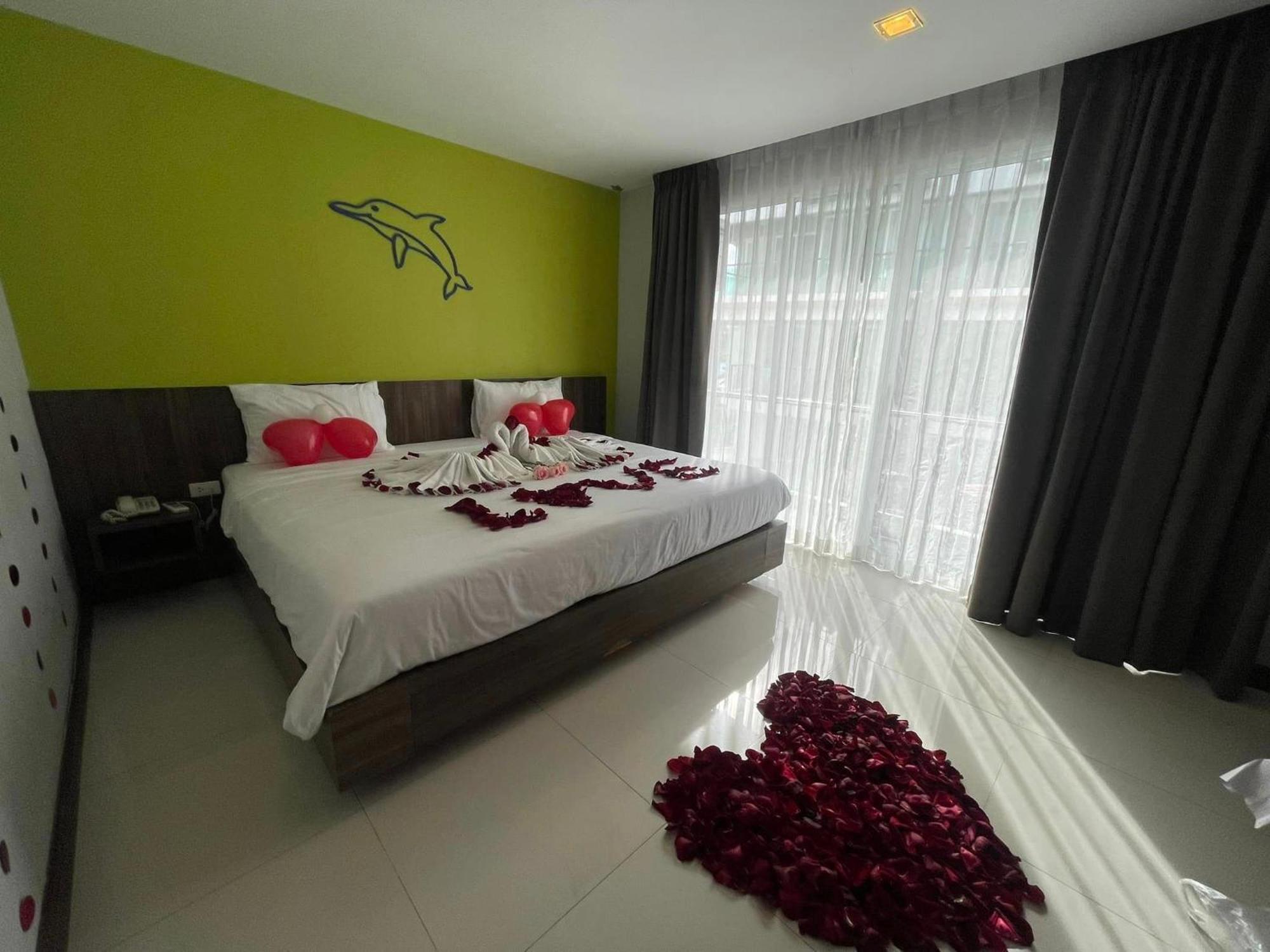 Patong Dipantai Boutique Beach Resort מראה חיצוני תמונה